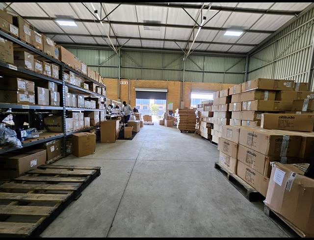 3,137M² WAREHOUSE TO LET IN HALFWAY HOUSE